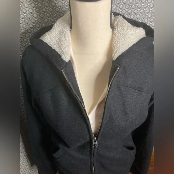 Rubbish Sherpa Hooded Jacket ASO Bella Swan in Twilight - Picture 3 of 12